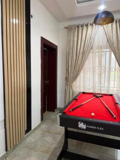 JAHI LUXURY 2 BEDROOM AND 1 BEDROOM APARTMENTs - 4