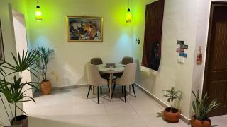 Den Cozy Modern Escape - 4