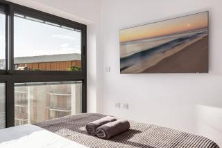 Elegant 2BR Suite near the Sea - 4