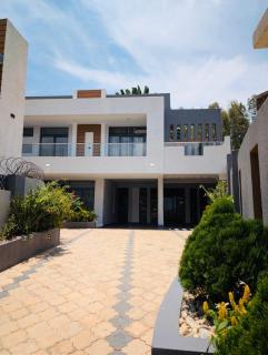 Maison Blanc - 2