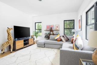 Sandpoint by Rove Travel - 6BR Family Home with Pool - 1