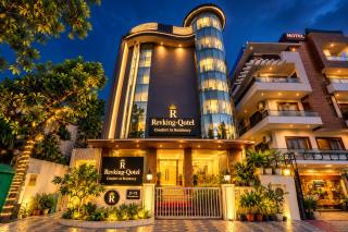 Revking-- Hotel Qotel Comfort AT Residency Kaushambi Near Anand Vihar Railway Station # Kaushambi 4-star Hotel l Kaushambi, Ghaziabad - 0