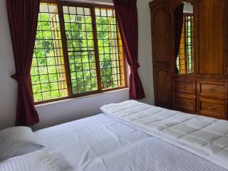 Paniyeli Poru Home Stay, Periyar, Kerala - 9