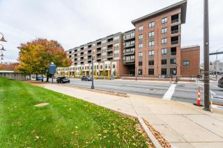 Landing Amazing 1BD Clubhouse Courtyard - Fort Wayne - 2