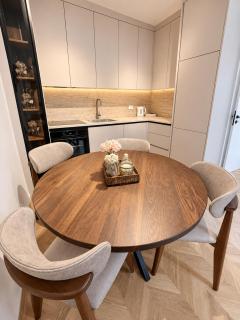 Elegant Apartment in Prishtina Garage & Terrace - 4