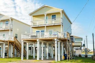 White Sands Retreat - Modern, Comfy, Down from Beach! - 8