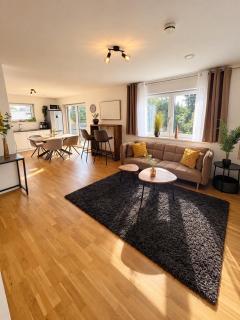 Casa Memmingen - modern & gemütlich - hochwertige Einbauküchen - Stellplatz - Balkon oder Terrasse - Waschmaschine & Wäschetrockner - Nähe Klinikum - stadtnah - 4
