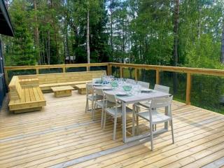 Black Pearl, a private modern year-round vacation home at the waterfront - 2