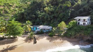 Cozy corner beachfront studios - 4