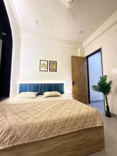 1Casa aurelia cozy stays 1bhk EFS - 3