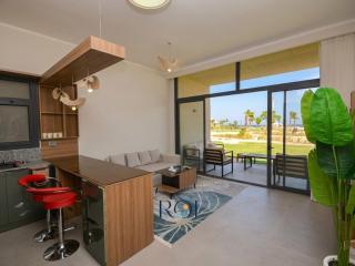 Sea View 1BR Near Golf & Kite at Arc, Soma Bay - 8