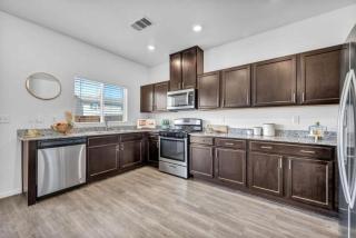 Comfort & Convenience in a Quiet Reno Neighborhood - 1