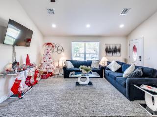 Chickasha ChristmasTown - Family Holiday Retreat - 0