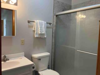 Spacious Bass Creek Apartment B near Peace Trail - 9