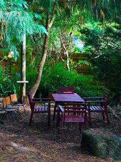 A peaceful break amidst lush greenery and birds - 3