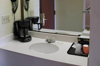 Rodeway Inn Mount Vernon, IN - 8