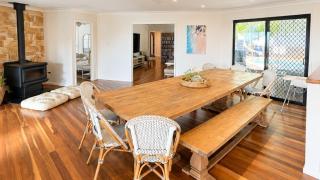 Splendour Hideaway - Table games and oasis pool - Caves Beach - 5