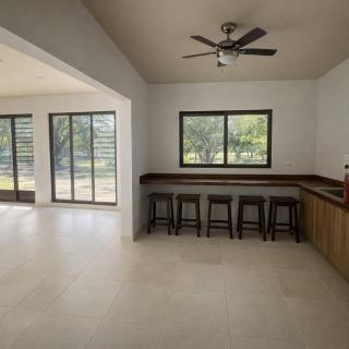 Seahorse Lodge - Port Vila's WOW Factor! Huge 5 Bedroom, 3 Bath Seaside Paradise - 7