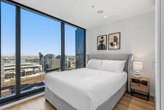 CBD 2BR Near Southern Cross with Pool, Gym & Sauna - 4