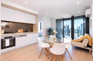D11 Skyline View Abnb 2BR With Free Parking, 6 Min Walk To MCEC - 8