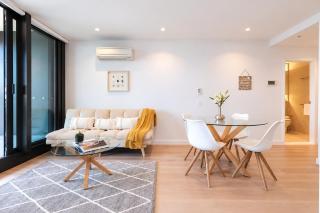 D11 Skyline View Abnb 2BR With Free Parking, 6 Min Walk To MCEC - 9