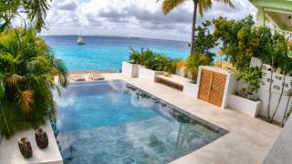 Oceanfront Villa - 4 Bedrooms, Private Pool & Direct Sea Access - Kralendijk - 0