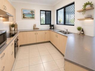 Spacious Family Retreat - 8