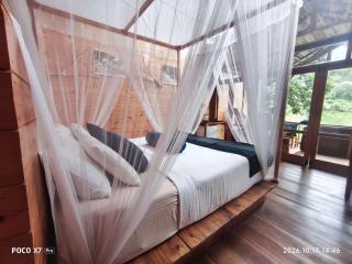 Ella Treehouse - 4
