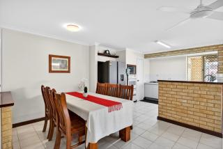Spacious 4-Bed House with Private Garage - 6