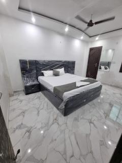 Jhansi Seven Divine Inn - 3