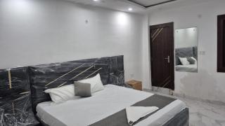 Jhansi Seven Divine Inn - 2