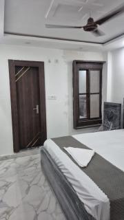Jhansi Seven Divine Inn - 1