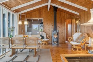 Idyllic Family Summer House 75 Meters From Coast - 4