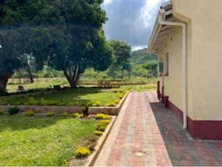 Mutare-Masvingo Road Farm 60, 3DoubleBedGuestHouse - 8