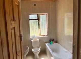 Mutare-Masvingo Road Farm 60, 3DoubleBedGuestHouse - 1