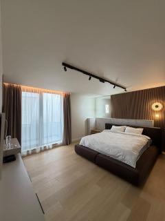 Knight Rooms - 1