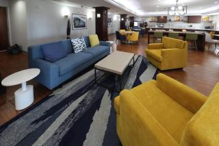 Comfort Inn & Suites Hutchinson - 6