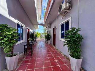 YaYa Hostel Restaurant & Skybar - 2