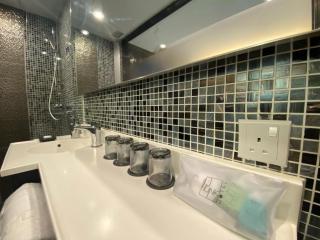 J Link Hotel - 2