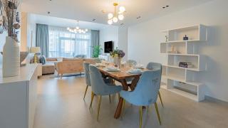 Deluxe 3 Bedroom with Marina & Sea View - 4