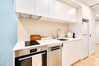 Wellington CBD - Modern 1BR with Pool & Gym - 7