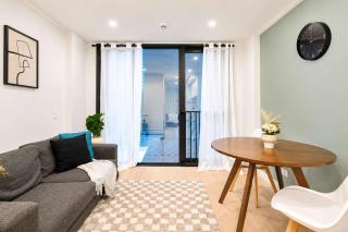Wellington CBD - Modern 1BR with Pool & Gym - 9