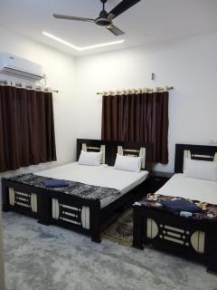 Spacious 3 bhk Apartment Fable Eden Home Stays by GRV Group - 6