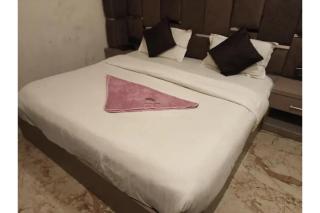 FabHotel Royal Castle - 6