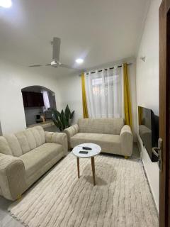 Stylish & Cozy 1-Bedroom Apartment - 5