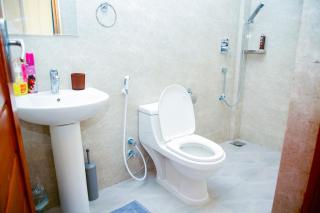 Majlis Apartment Near Airport & Stone Town - 9