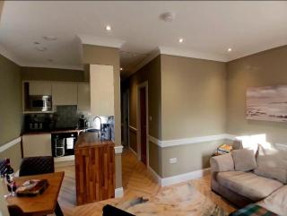 Stylish Galway City 2 Bed with 7 Min Walk to Eyre Square - 8