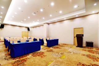 Kyriad Marvelous Hotel Yiyang Xiufeng Park - 3
