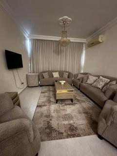 Amman Centric 2-Bedroom Apartment شقة محدثة في وسط عمان قرب المستشفيات والجامعات - 1