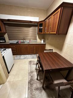 Amman Centric 2-Bedroom Apartment شقة محدثة في وسط عمان قرب المستشفيات والجامعات - 6